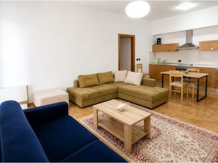JEPET ME QIRA APARTAMENT 2+1+2 PRANË GARDËS SË REPUBLIKËS – LOKACION ELITAR NË TIRANË! 1,200 € /Muaj