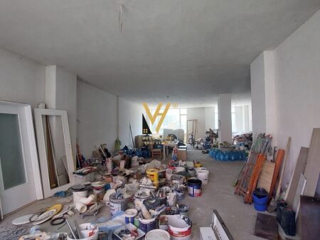 LOCALE COMMERCIALE IN VENDITA 168 M2 A YZBERISHT 370.000 EURO