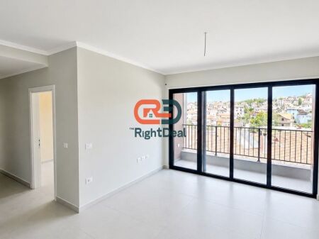 Cmim Okazion !! Tek Ish-Tregu Elektrik, Shitet Apartament 2+1+2, Me Orientim Perfekt !!