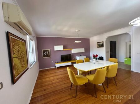 PRANE RRUGES SE KOSOVAREVE JAPIM ME QIRA APARTAMENT 2+1+2 800 € /Muaj