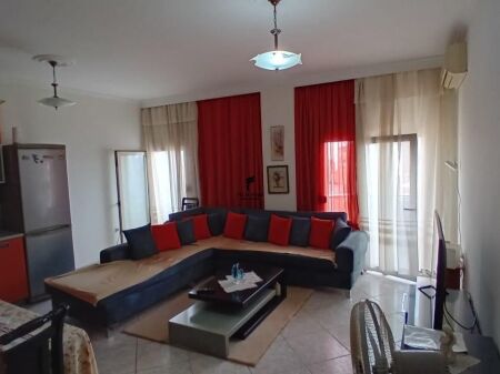 APARTAMENT ME QERA 2+1 KINOSTUDIO 50.000 LEKE FH-80734