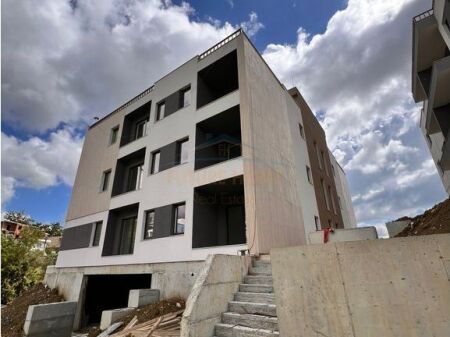 Shitet,Apartament 2+1, Kompleksi Muraga