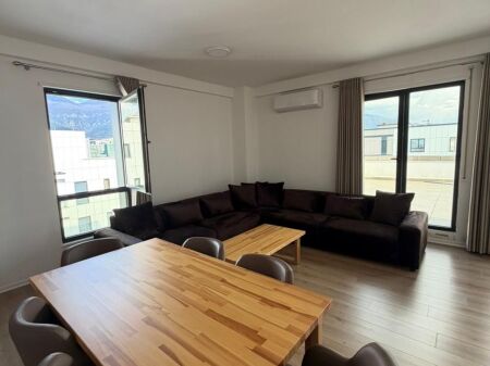 ✨ SHITET APARTAMENT 2+1+2 ME VERANDË TË MADHE – REZIDENCA ERLI, PORCELAN 🌿