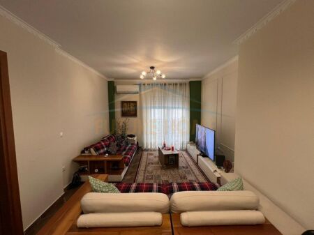 In vendita, Appartamento 2+1+2+Veranda, Lago Secco, Tirana. 283.000 €
