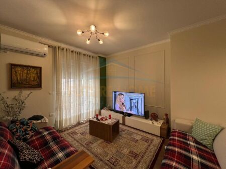 Shitet, Apartament 2+1+2+Verandë, Liqeni i Thatë, Tiranë.