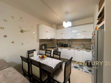 SHITET APARTAMENT 1+1 TE REZIDENCA "TIRANA GOLDEN PARK " !!