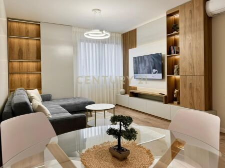 Apartament 2+1 Me Qira në Unazën e Re, Tiranë - 680€ | 80 m² 680 € /Muaj