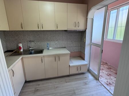 Shitet apartament 1+1 tek Pallati me Shigjeta