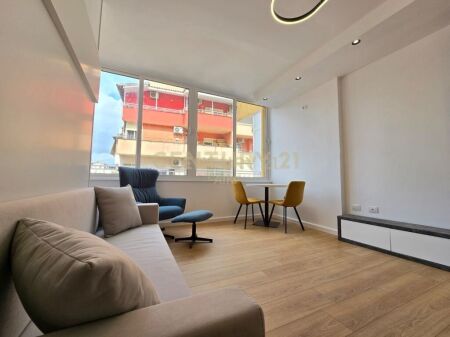 Sopraelevata del Comune di Parigi. Appartamento monolocale in affitto 450 € /mese