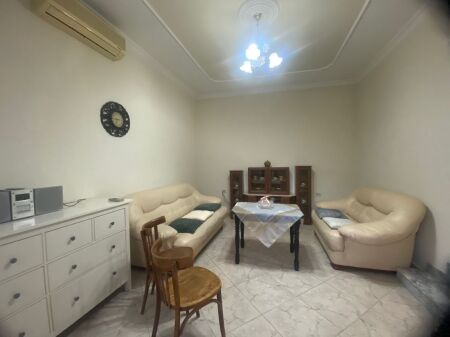 Between 5 Maji Street and Siri Kodres Street, the first floor of a 2+1 villa, furnished, is for rent. 40,000 Leke