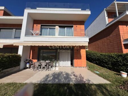 Villa su 3 piani in affitto nel complesso 'Olive Grove', Mullet, a 5 minuti da TEG