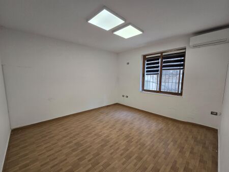Office/Rent📍University Book, Bllok📌600€