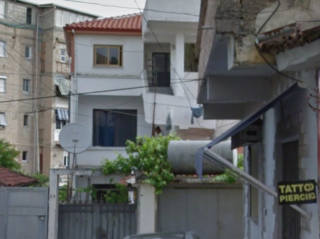 APARTAMENT ME QERA - Rruga Elbasanit - 550 Euro