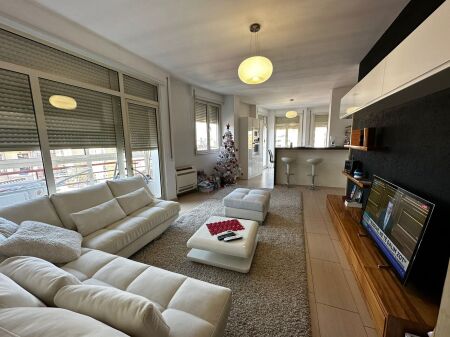 Apartament 2+1 per shitje te Tregu Elektrik !