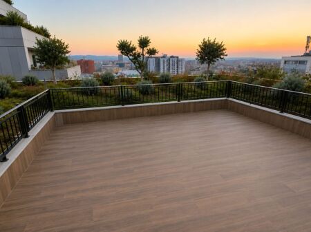  Apartament 3+1+2 me Qera – tek Emerald Center Rruga 5 Maji,​