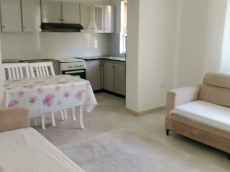 Affittasi casa 2+1, tel ex Tregu Elektrik via Mihal Grameno 450 mila lek vecchi