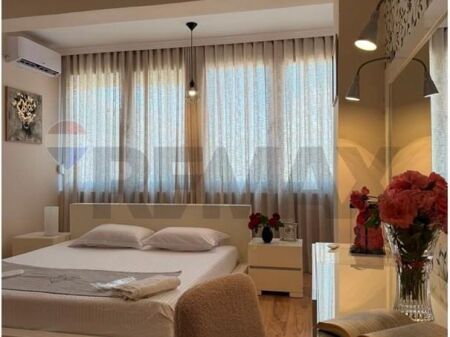 Condo/Apartment - For Rent/Lease - Komuna e Parisit, Tiranë