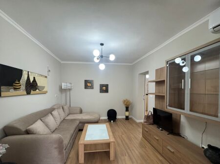 Qera | Apartament 2 + 1 | Blloku | 800 €/muaj