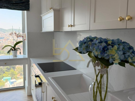 Shitet Apartament Luksoz 2+1+2 – Downtown One, Tiranë