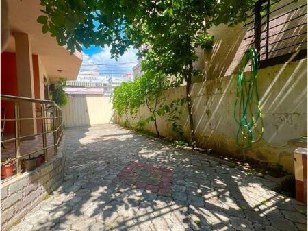 Don Bosko, 2-storey villa with yard for rent (business purpose)