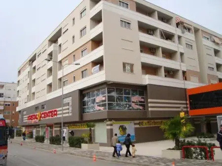 For rent 2+1+2 at Komuna e Parisit