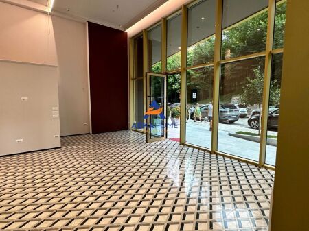JEPET AMBIENT ME QERA 50M2 "PRANE STADIUMIT AIR ALBANIA" 2100 EURO