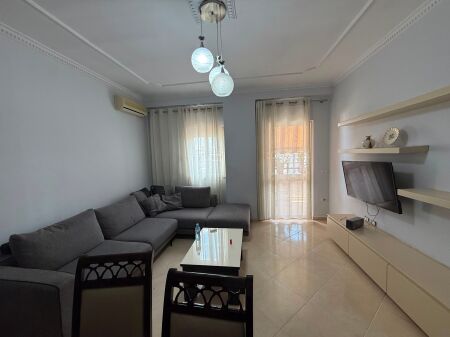Jepet me qera apartament 2+1