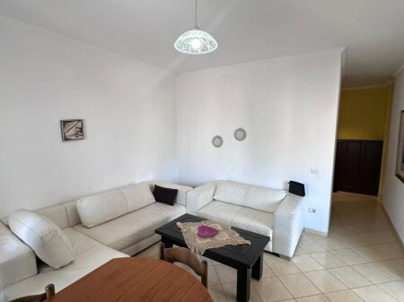 JEPET ME QERA APARTAMENT 2+1 PRANE GJYKATES, DURRES
