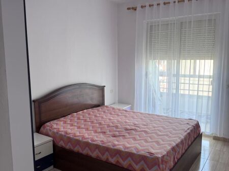 Jepet Me Qera Apartament 2+1+1 Ballkon