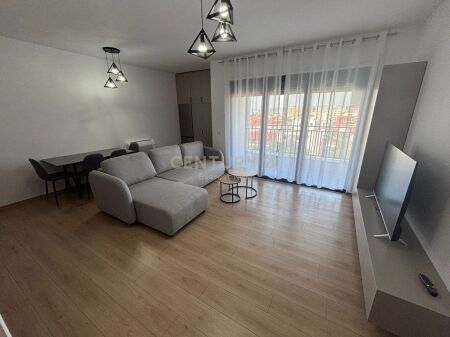 Jepet me Qira Apartament 1+1 pranë Bulevardit të Ri!! 600 € /Muaj