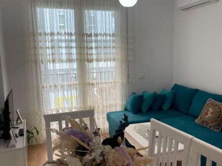 Appartamento 1+1 arredato in affitto a Univers City