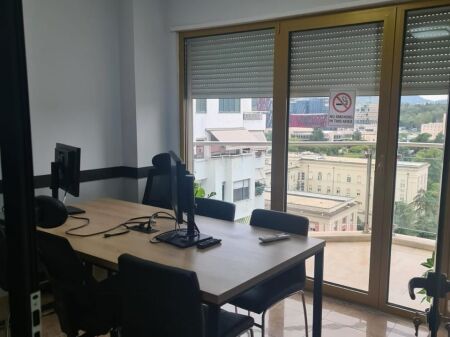 UFFICIO IN AFFITTO A BLLOK