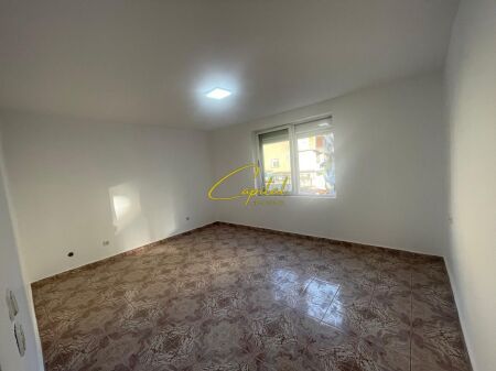 APARTAMENT ME QIRA 2+1 RRUGA FERIT XHAJKO 50.000 LEKE