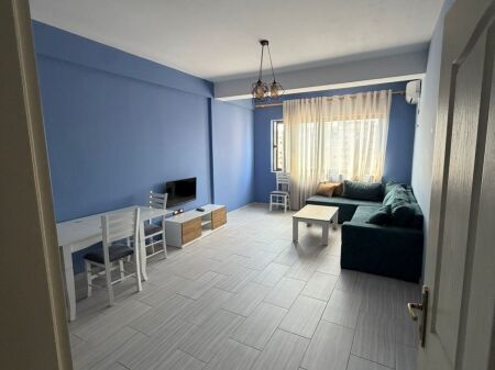Apartament 1+1, Astir!