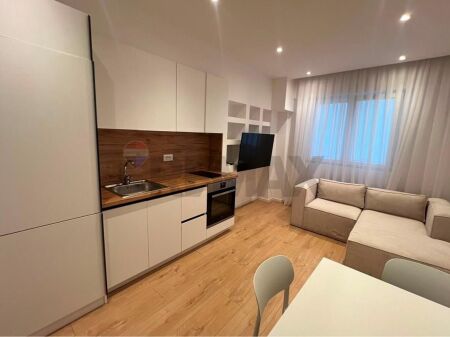 Apartament - Për Qira - Myslym Shyri, Tiranë
