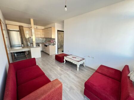  Jepet me qera apartament 1+1 në Vasil Shanto