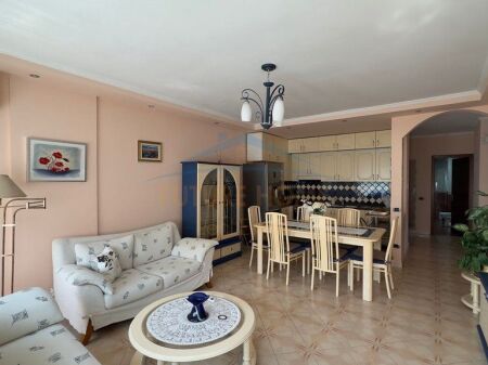 Affitto, Appartamento 2+1+2, Via Elbasan, Tirana. 800 €