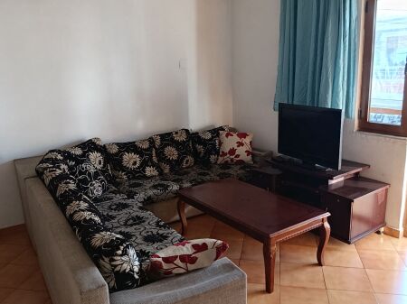 Rent | Shtëpi private 1 + 1 | Rruga Njazi Meka | 350 €/month