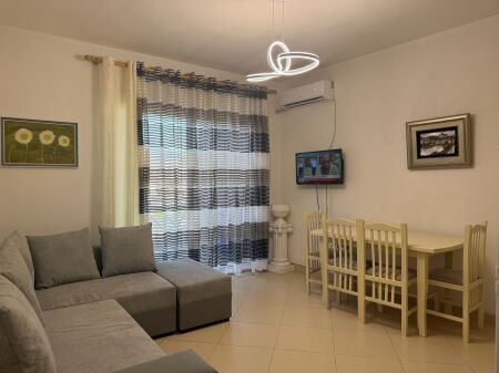Qera | Apartament 2 + 1 | 21 Dhjetori | 650 €/muaj