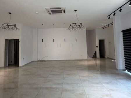 Business premises for rent at Pharmacy 10