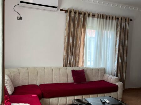 Rent | Shtëpi private 2 + 1+Ballkon | Rruga Siri Kodra | 500 €/month