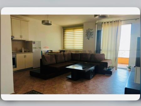  Apartament 2+1+2 me Qira Pranë Qendrës