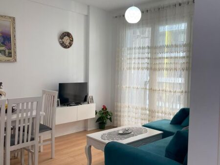 Univers City_Jepet me qira 1+1