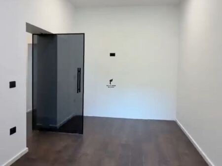 OFFICE FOR RENT 75 M2 BLLOK 150,000 LEKE FH-81226