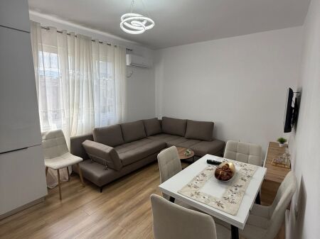 Qera | Apartament 1 + 1 | Qender | 700 €/muaj