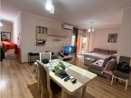 AFFITTASI APPARTAMENTO 2+1+2 NEL COMPLESSO RESIDENZIALE SIMA COM !