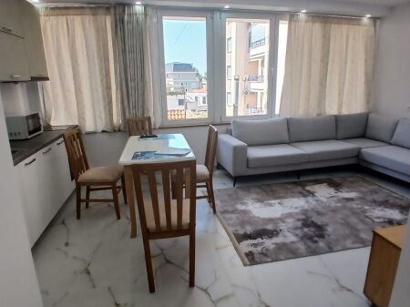 🏡 **SHITET APARTAMENT 1+1 PRANË BASHKISË** ✨