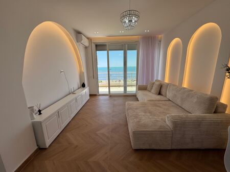Appartamento in affitto 1+1 vista mare frontale