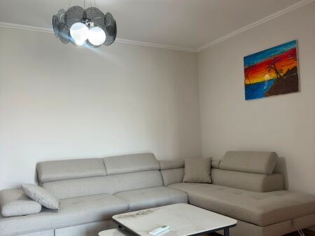 Apartament 2+1 me qera tek Ish Parku!