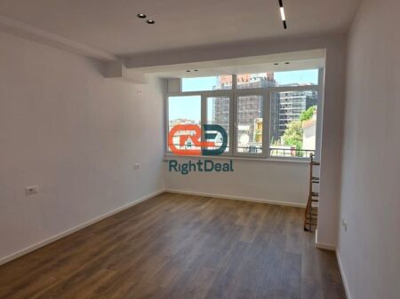 At 21 Dhjetori, Studio Apartment for Sale, Ideal Investment and Housing Opportunity !!